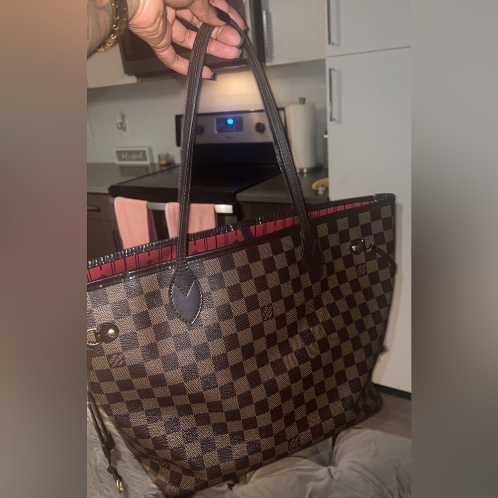 Louis Vuitton handbag!!  I G @ tima_closet